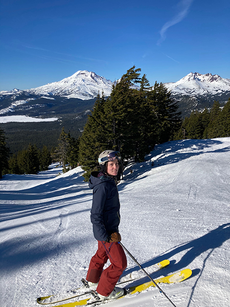 Amy Glen skiing
