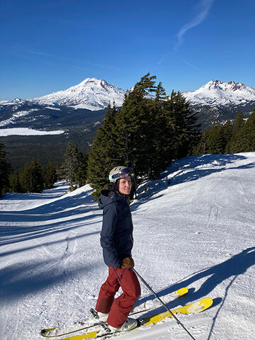 Amy Glen skiing