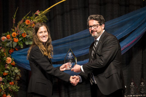 Ellen Lauchnor accepts award