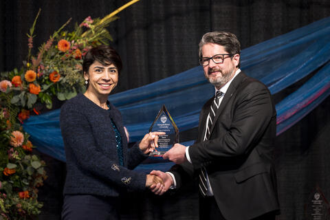 Samira Zali Asl accepts award
