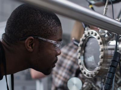 Alum Kingsley Chukwu in a lab.