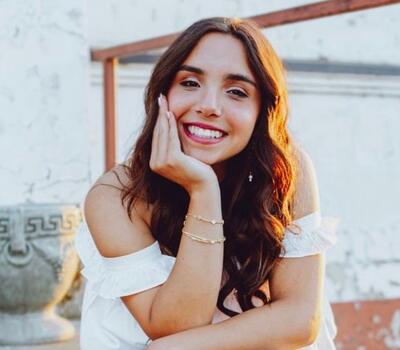 Alina Estrada.